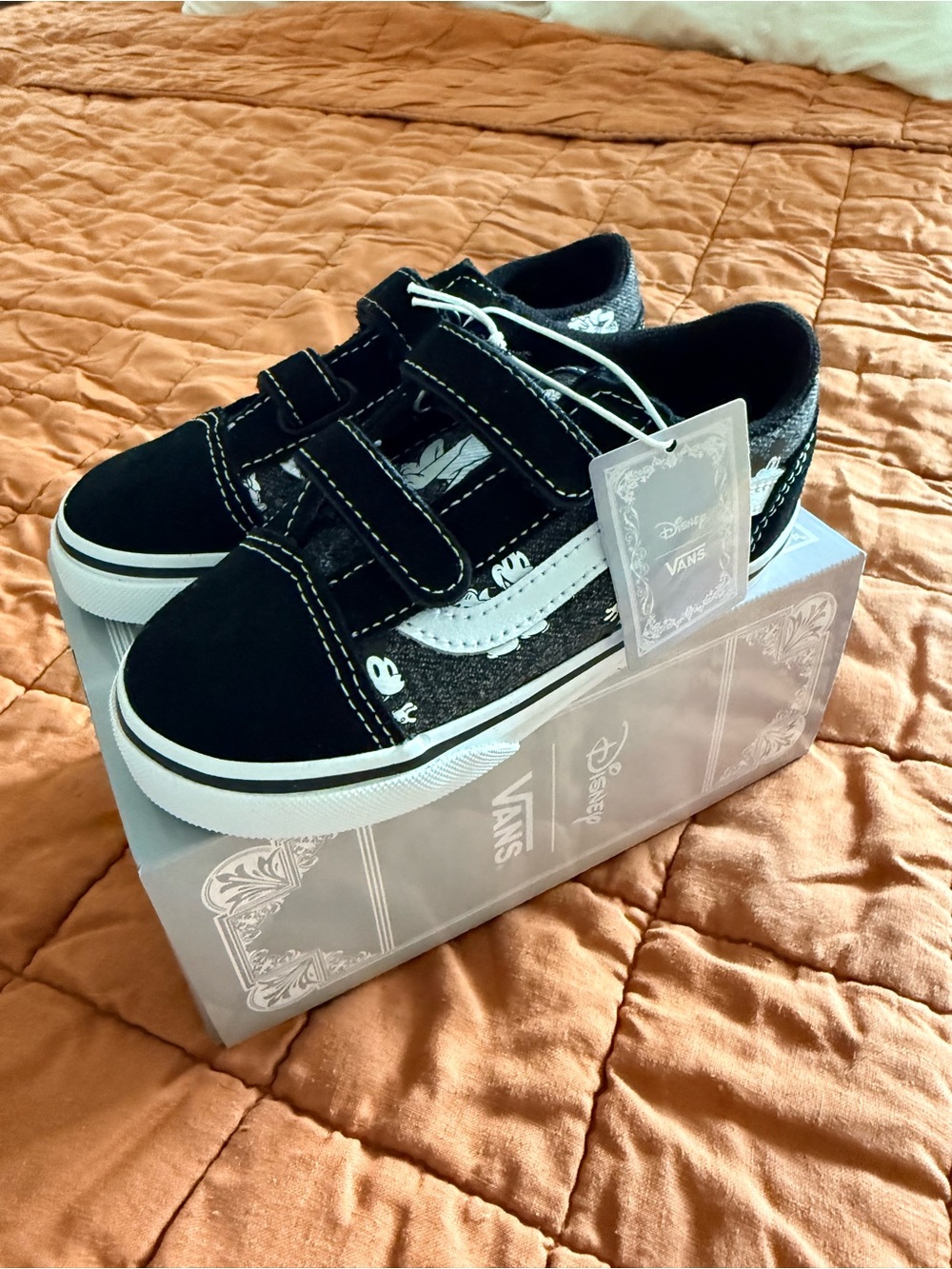 Disney x Vans Old School V 100th Anniversary Mickey Mouse Sneakers Size 10